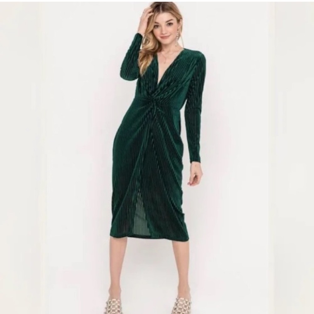 LUSH Emerald Green Velvet Long Sleeve Cocktail Dress
